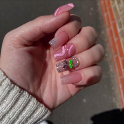 Uñas de cumpleaños