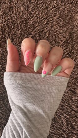 First attempt at some nail art!💅🏽✨